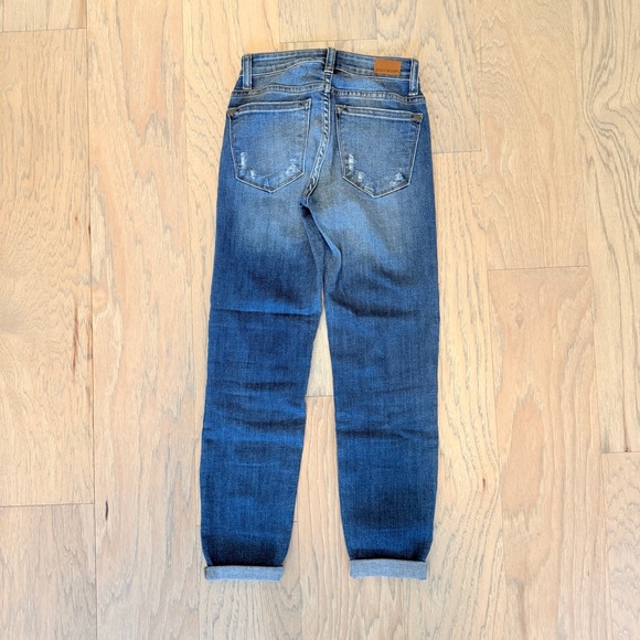 Judy Blue Destroyed Relaxed Skinny Jeans - Picture 8 of 8